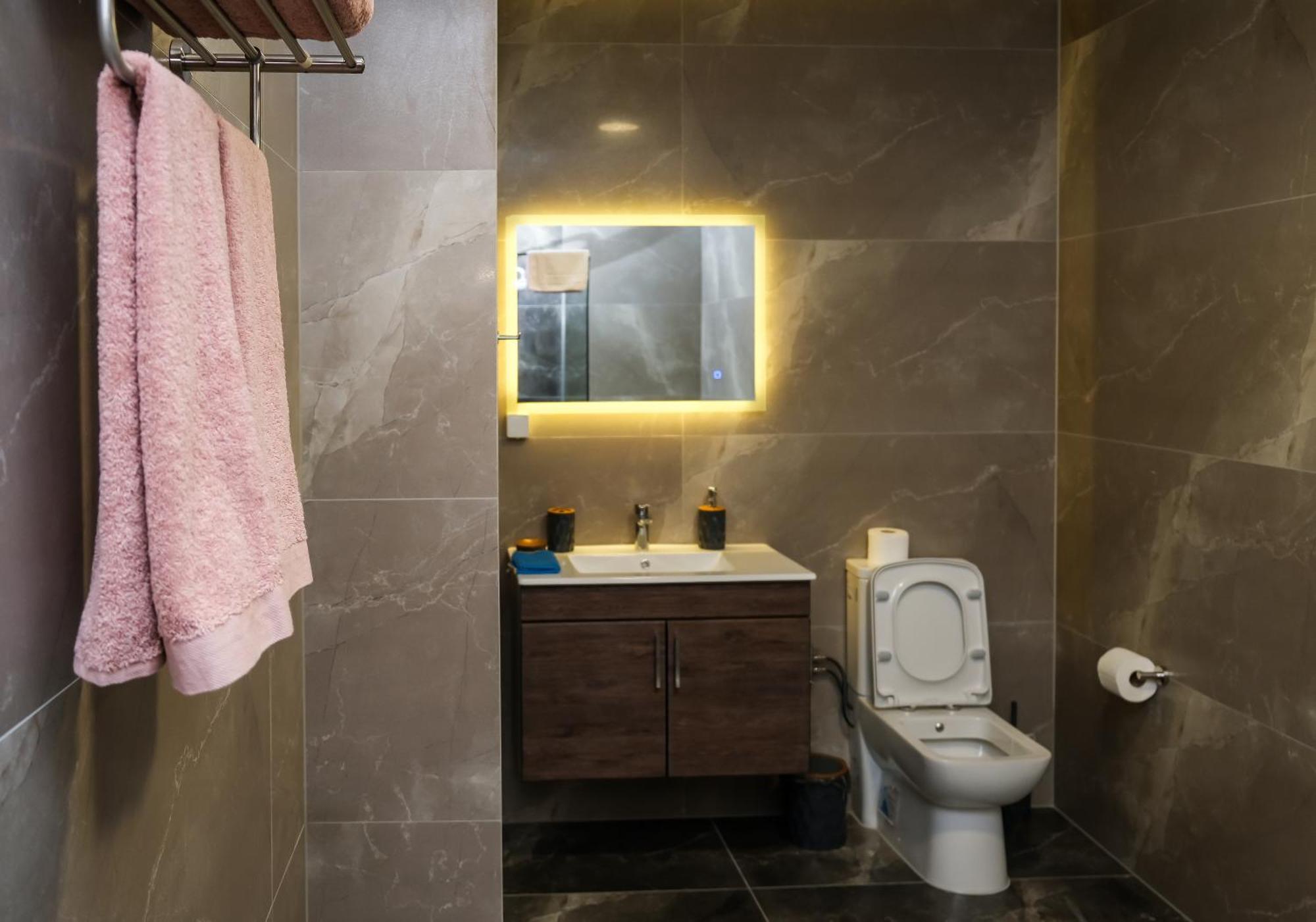 Nest Apartments Gjakova Esterno foto