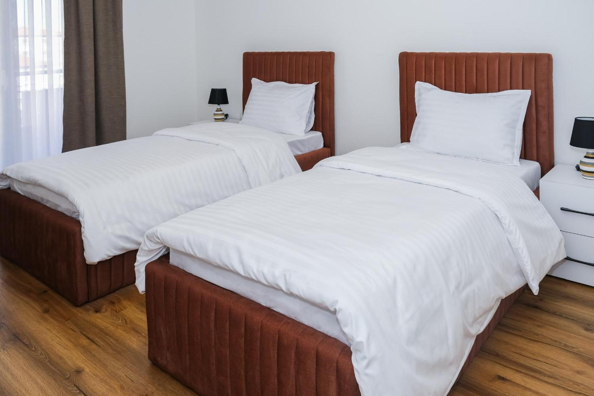 Nest Apartments Gjakova Esterno foto