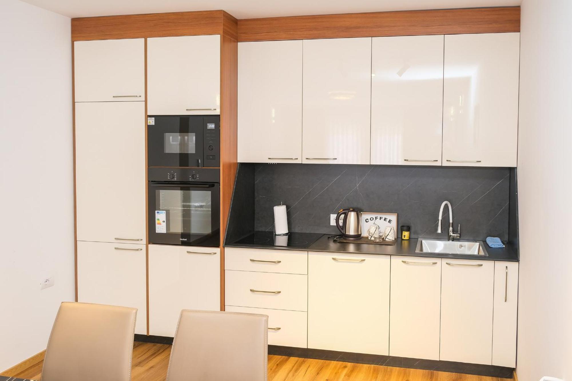 Nest Apartments Gjakova Esterno foto