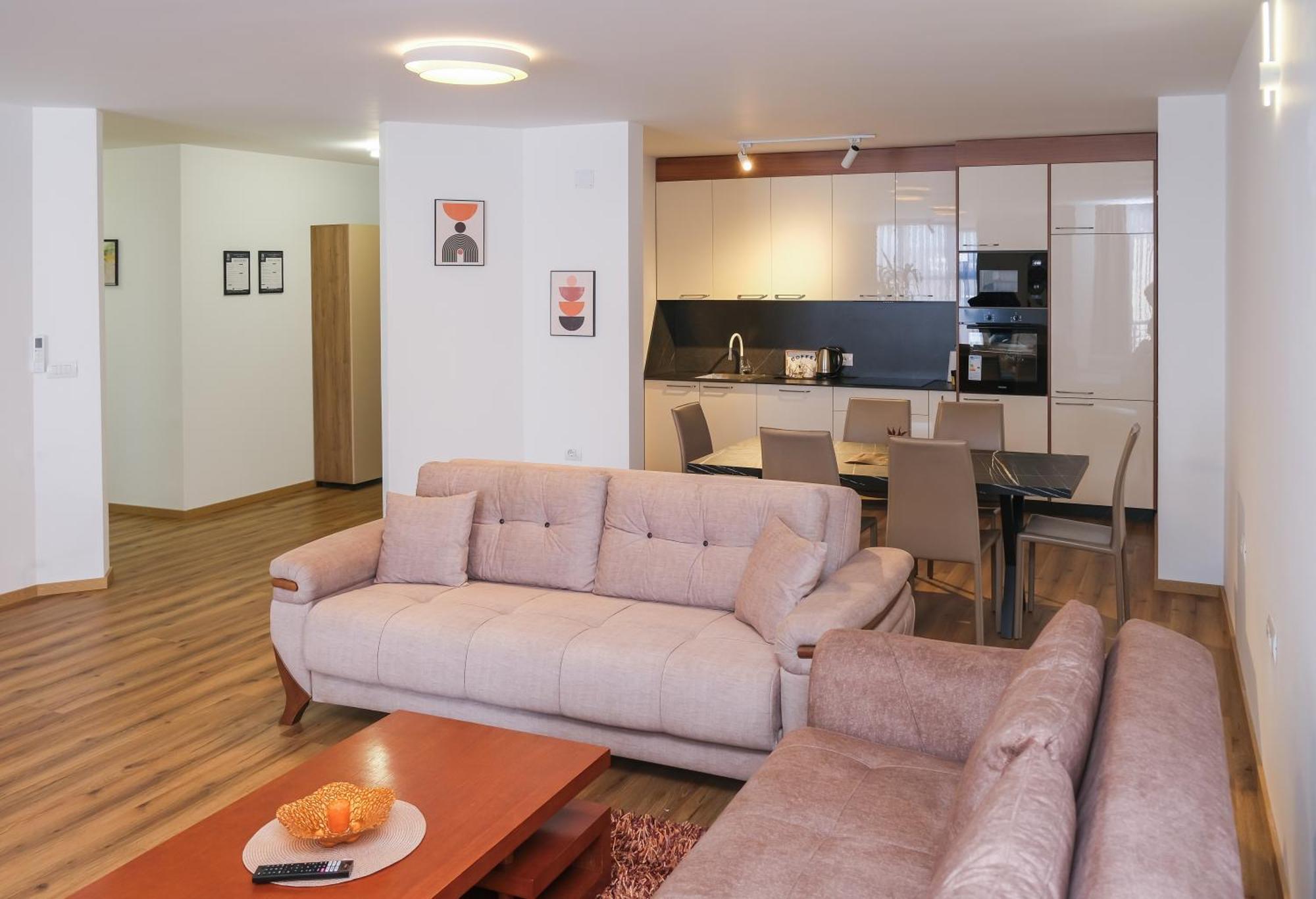 Nest Apartments Gjakova Esterno foto