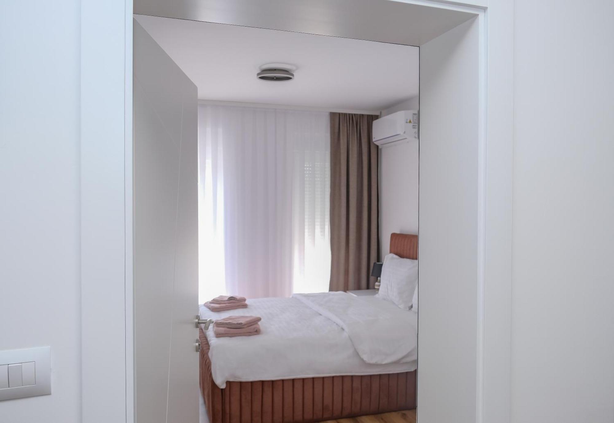 Nest Apartments Gjakova Esterno foto