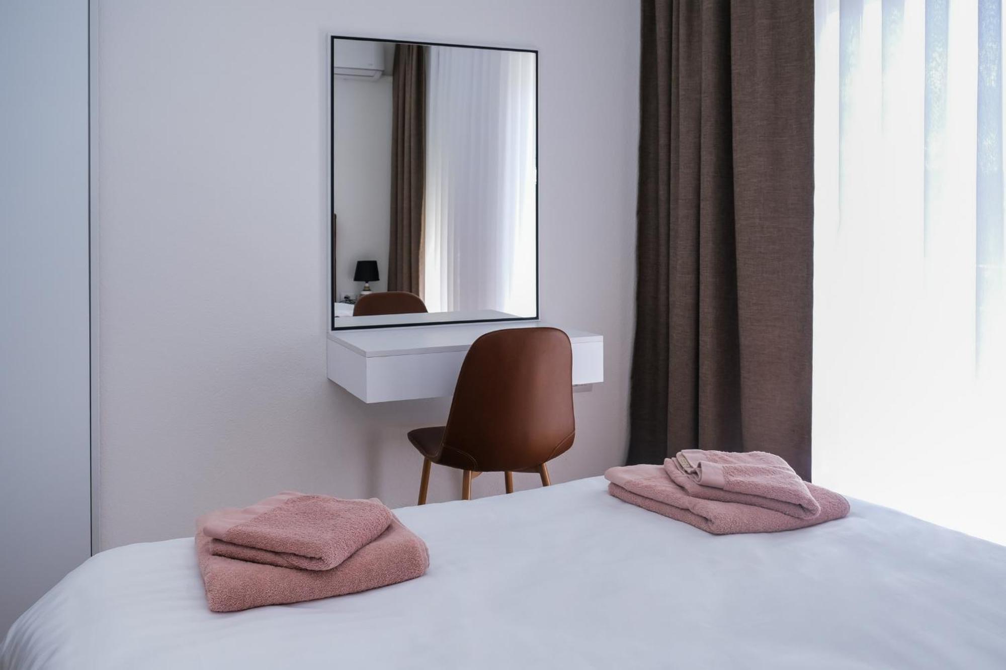 Nest Apartments Gjakova Esterno foto